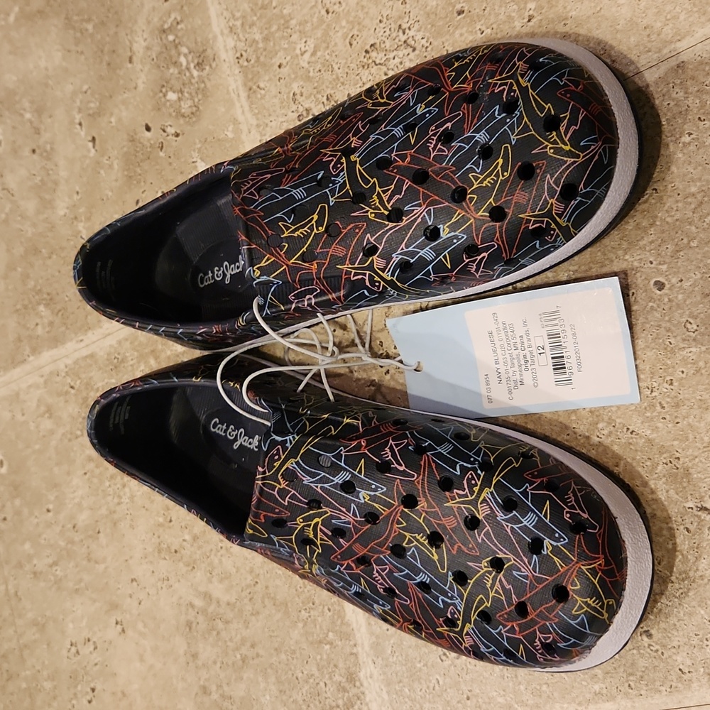 Cat & Jack water shoes - Picture 2 of 3